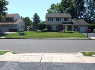 3236 Roxbury Rd, Hatfield, PA 19440