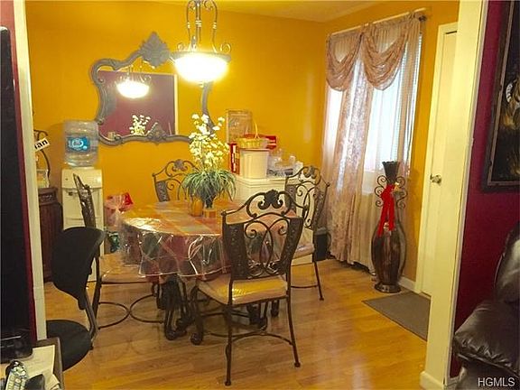 4th image of 3670 Varian Ave