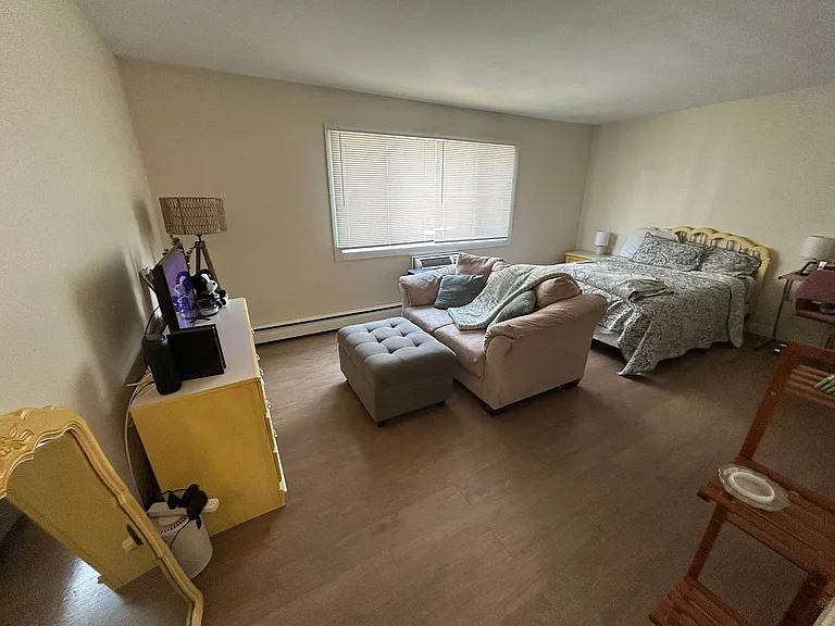 1535 N Van Buren St — Photo 10
