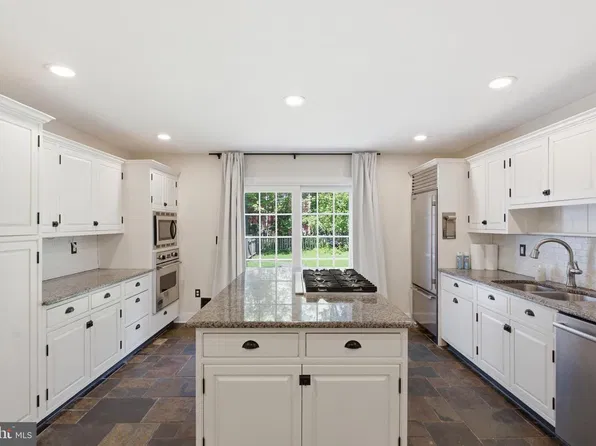 4273 Quakerbridge Rd, Princeton, NJ 08540