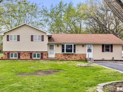 1401 Spring Bay Rd, East Peoria, IL, 61611