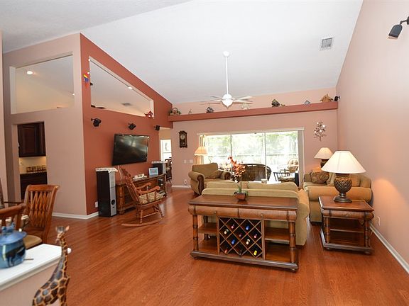 4th image of 6517 Deer Lake Ct