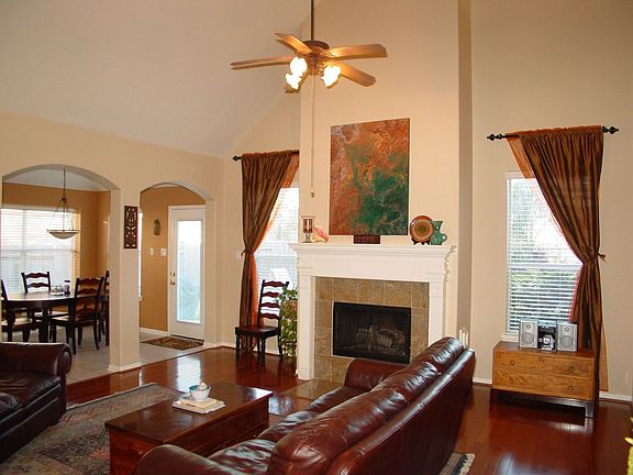 5th image of 1422 Shady Bend Dr