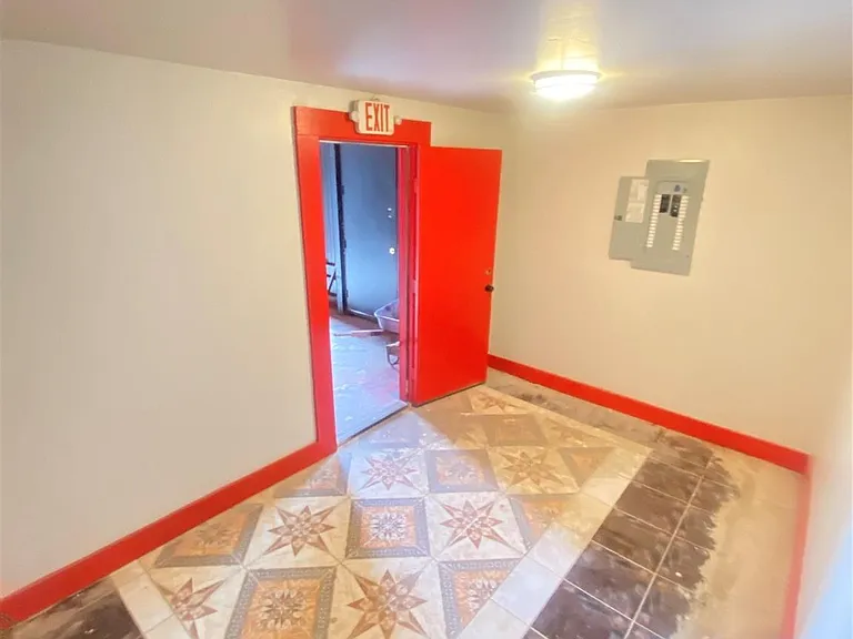 10326 Antoine Dr — Photo 19