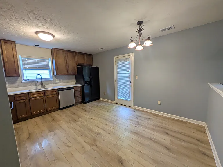 2705 Trailwood Ln — Photo 5