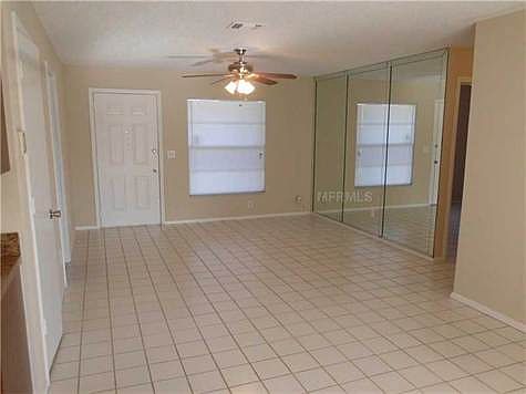 5th image of 107 Loredo Ln