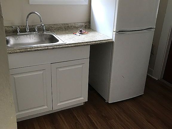 1st floor kichenette/mudroom
