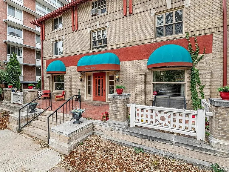 1140 N Grant St — Photo 1