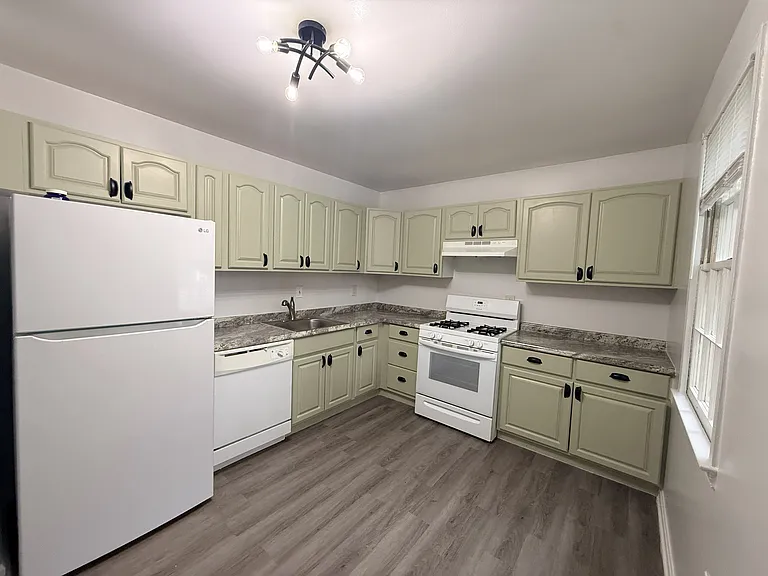 784 Quince Orchard Blvd #P2 — Photo 11