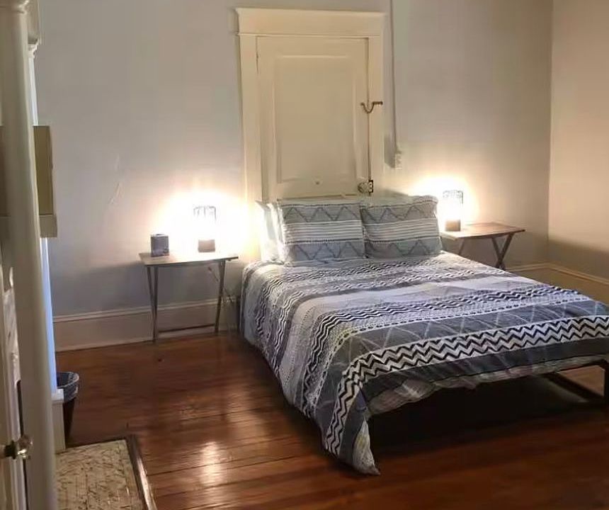 1st image of 1806 E North St #58f9d324d