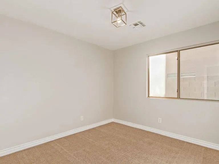 1469 E 10th Pl — Photo 12
