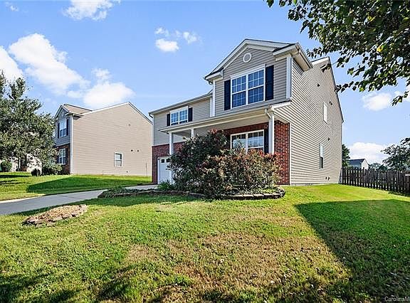 3rd image of 1919 Savannah Hills Dr
