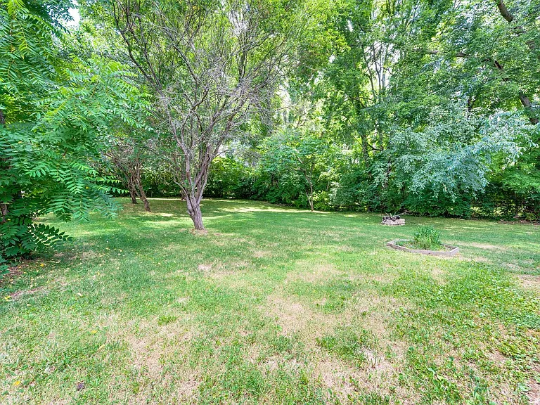 1421 Janie Ave — Photo 27