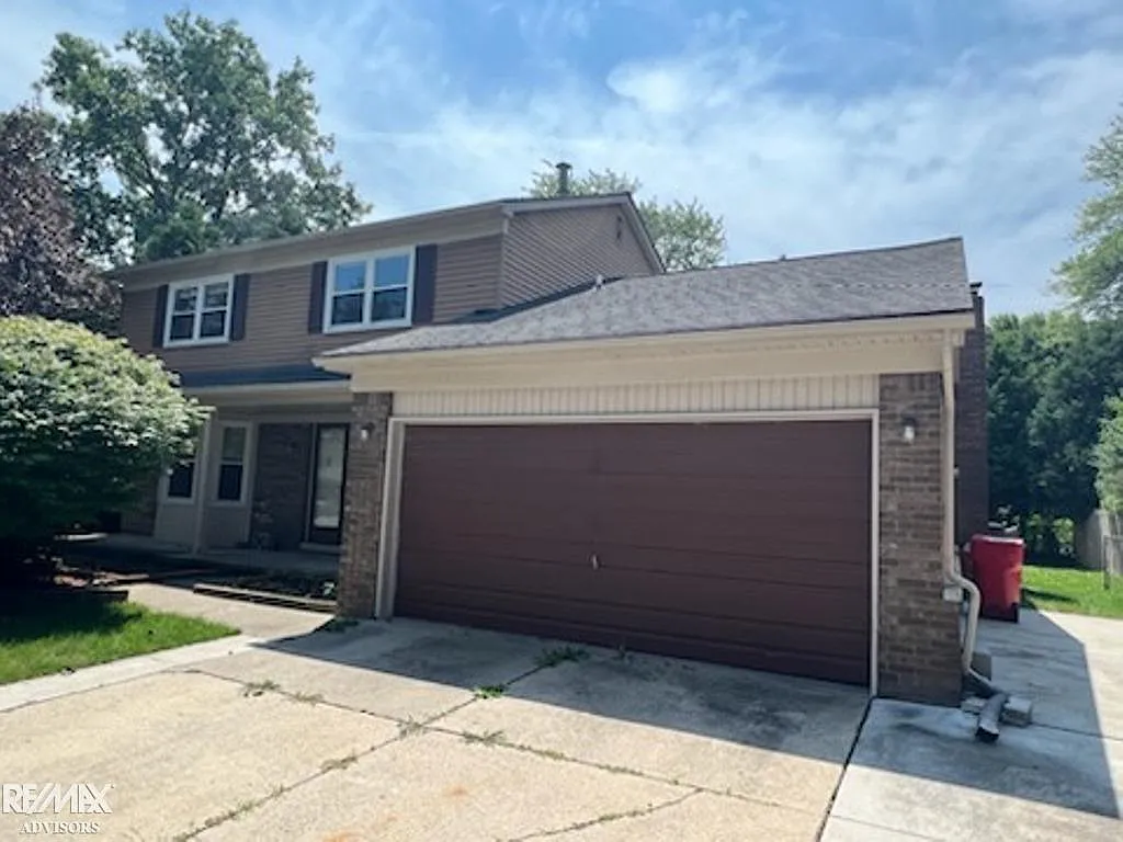 34418 Shorewood St photo 1