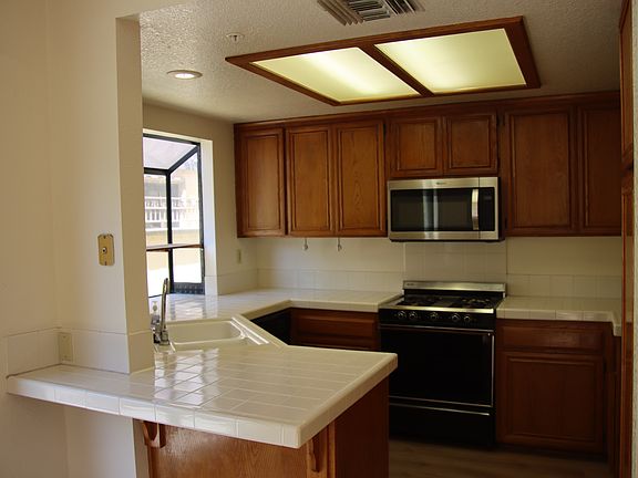 3rd image of 460 S Oakland Ave APT 101