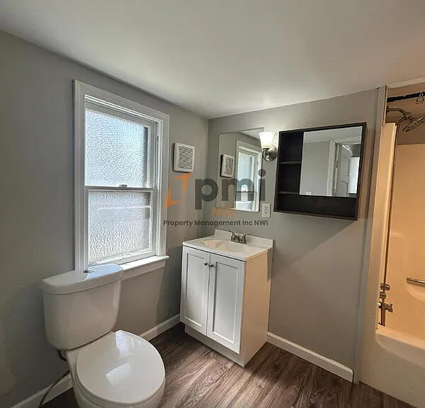 906 2nd St — Photo 10