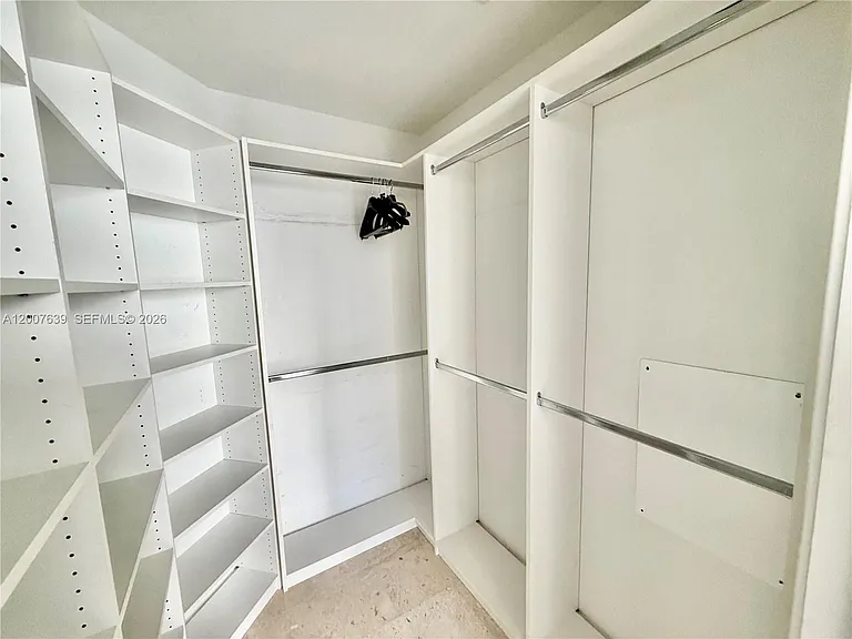 88 SW 7th St #1109 — Photo 23
