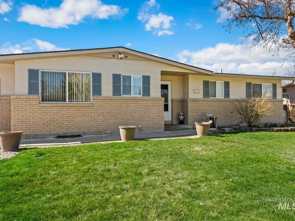 3861 N Sheringham Dr, Boise, ID 83704