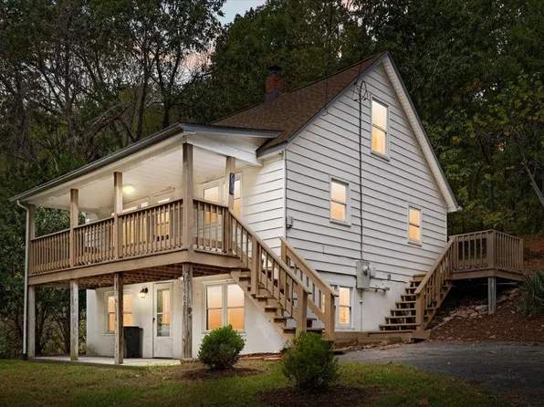1008 Rock Rd E, Christiansburg, VA 24073