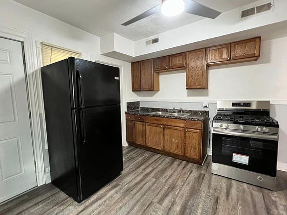 2nd image of 3780 W 39th St