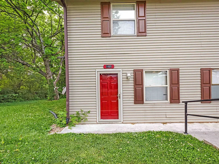 1405 Forest Ave #1405 — Photo 1