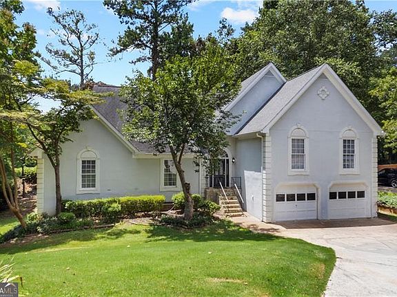 2nd image of 4565 Ashmore Cir NE