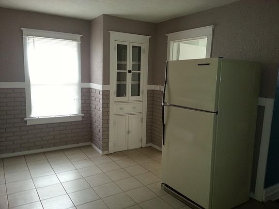3rd image of 1833 Uceyle Ave