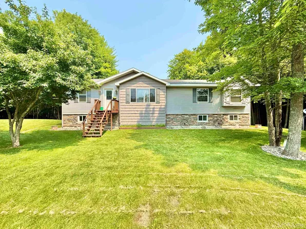 4446 12th Rd, Escanaba, MI 49829