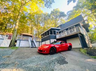 132 Lookout Dr, Lords Valley, PA 18428