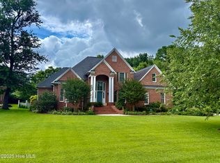 1009 Colleton Way, Trent Woods, NC 28562