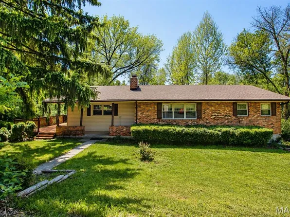 14125 Old Jamestown Rd, Florissant, MO 63033