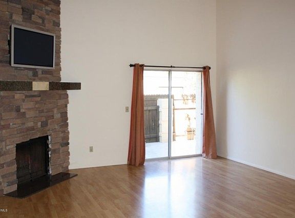 2nd image of 2122 N Calle De La Cienega