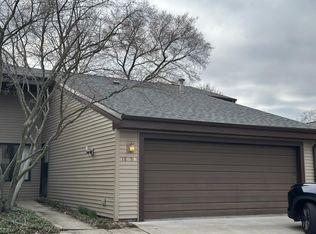 1805 Glenwood Oaks Ct #B, Urbana, IL
