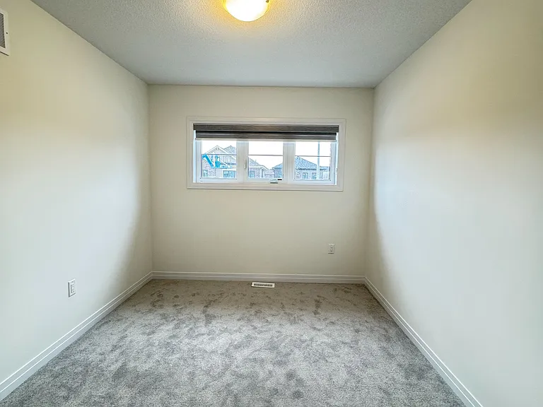 52 Cresthaven Hts — Photo 25