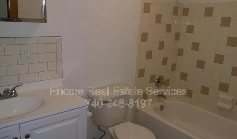 1119B Hollander St — Photo 3