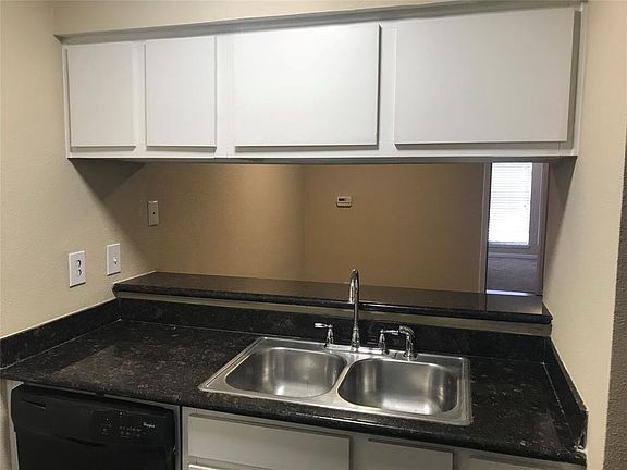 5th image of 10912 Gulf Fwy APT 23