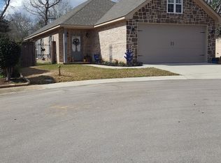 17 Riviera Cir, Hattiesburg, MS 39402