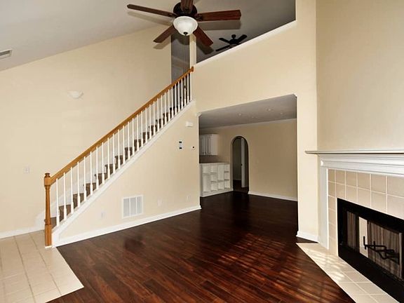 3rd image of 168 Stoneforest Dr