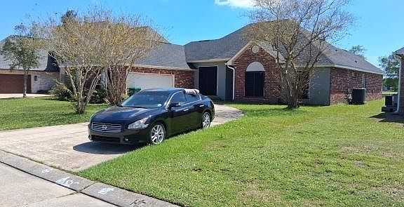 2nd image of 168 River Oaks Dr