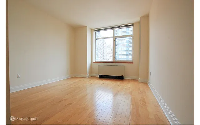 Rented by Douglas Elliman | media 23