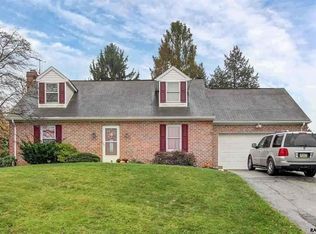 210 Leaderton Dr, Dallastown, PA 17313