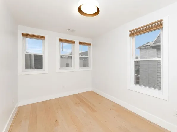 203 Pearsall Avenue image 9 of 35