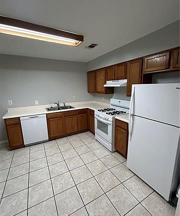 2nd image of 616 Carrollton Ave #B