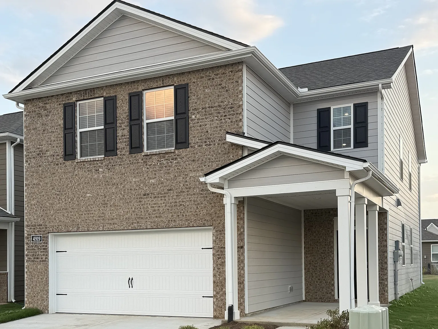 4 bed, 2.5 bath, 2174 sqft, $2,900 — Photo 1