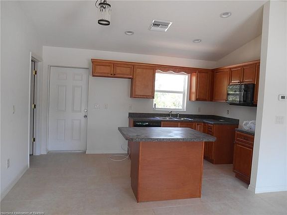 Dining room/kitchen