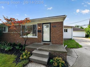 29100 Fourner Ave, Madison Heights, MI 48071
