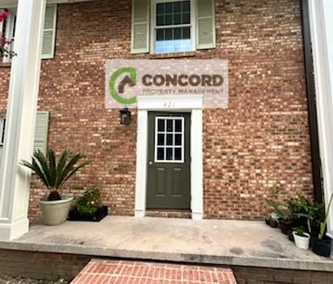 421 E Hendrix St #B — Photo 2