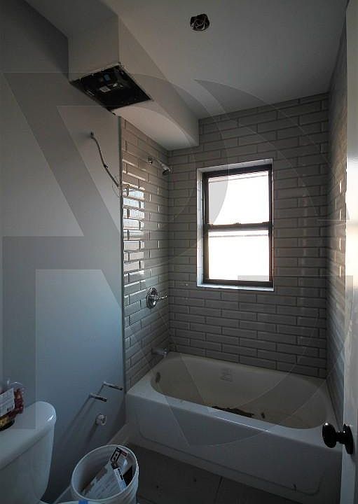 1st image of 550 W Arlington Pl #550605
