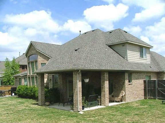 4th image of 8105 Yellowstone Dr