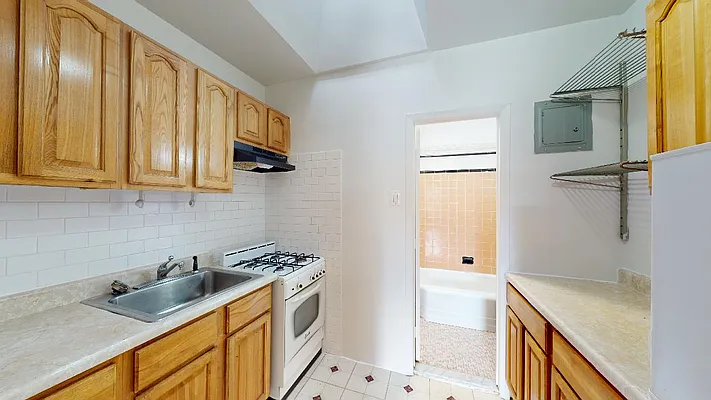 Rented by Bond New York | media 17